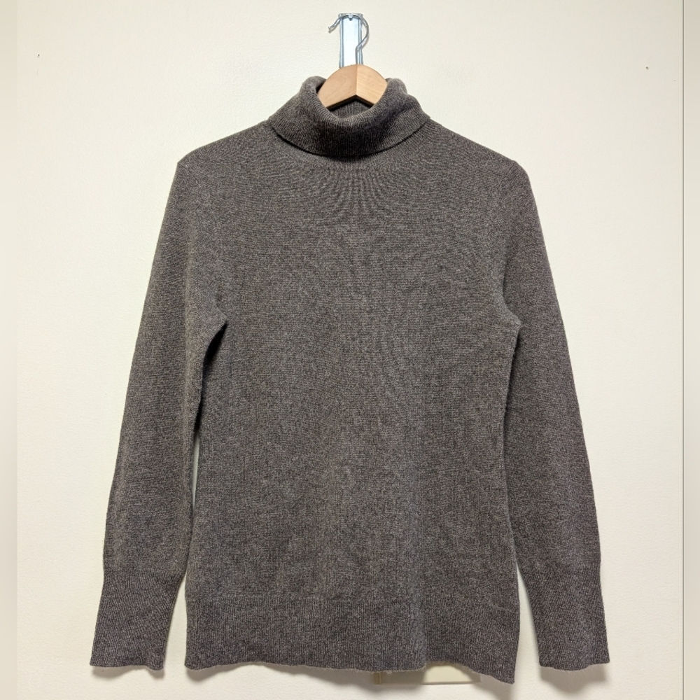 Alex Marie 100% Cashmere Turtleneck Sweater – Size M – Brown